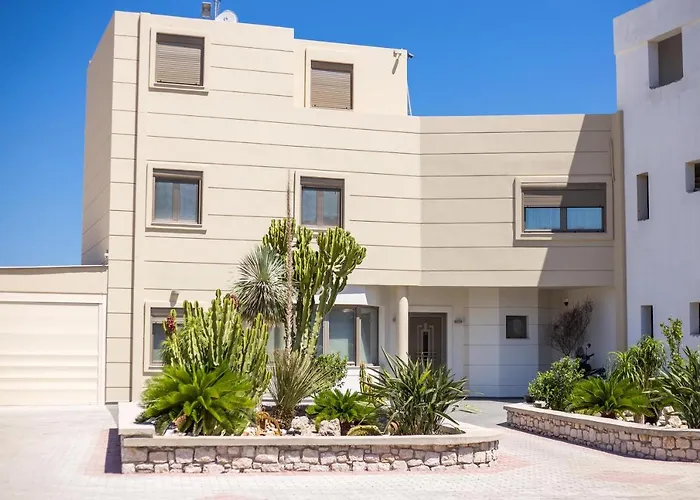 Des & Coo Luxury With Private Pool 팔리라키