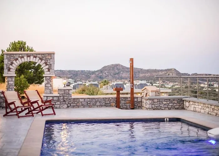 Des & Coo Luxury With Private Pool 빌라 팔리라키