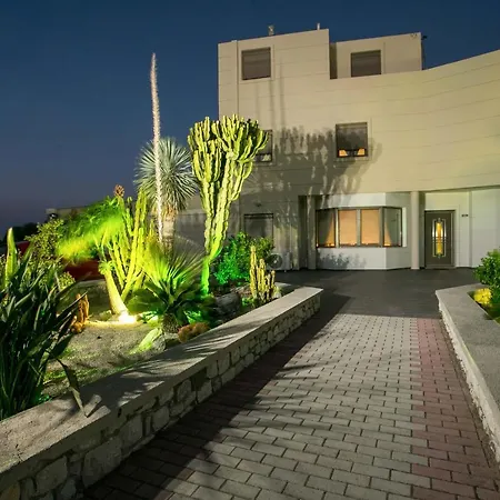 Vilă Des & Coo Luxury With Private Pool