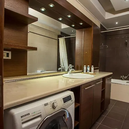 Des & Coo Luxury With Private Pool פליראקי