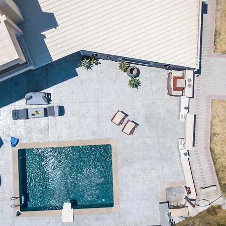 Des & Coo Luxury With Private Pool 빌라