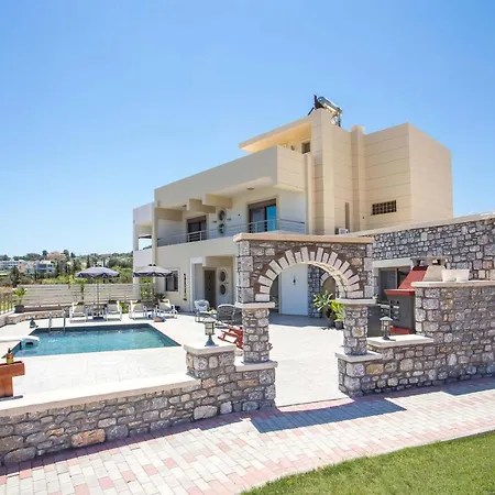 Des & Coo Luxury With Private Pool Φαληράκι
