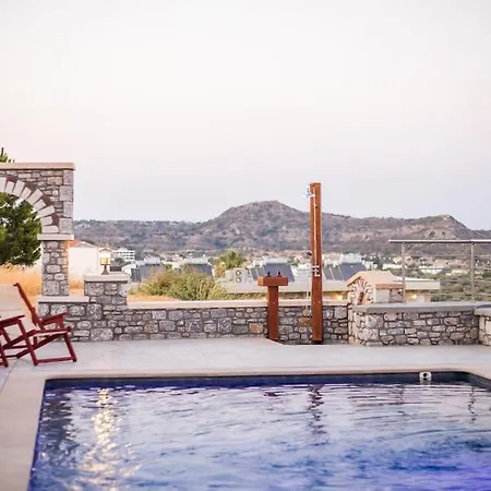 Des & Coo Luxury With Private Pool 빌라 팔리라키